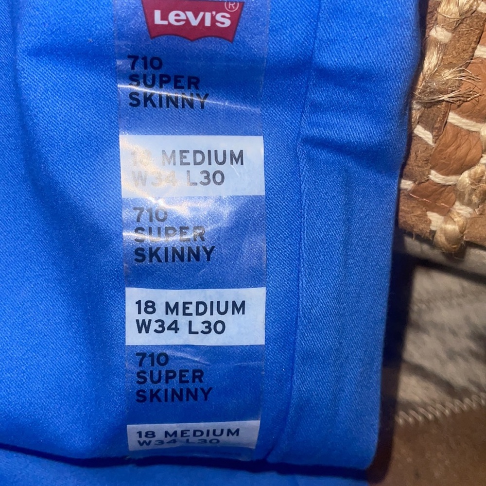 Jeans - Picture 3 of 4